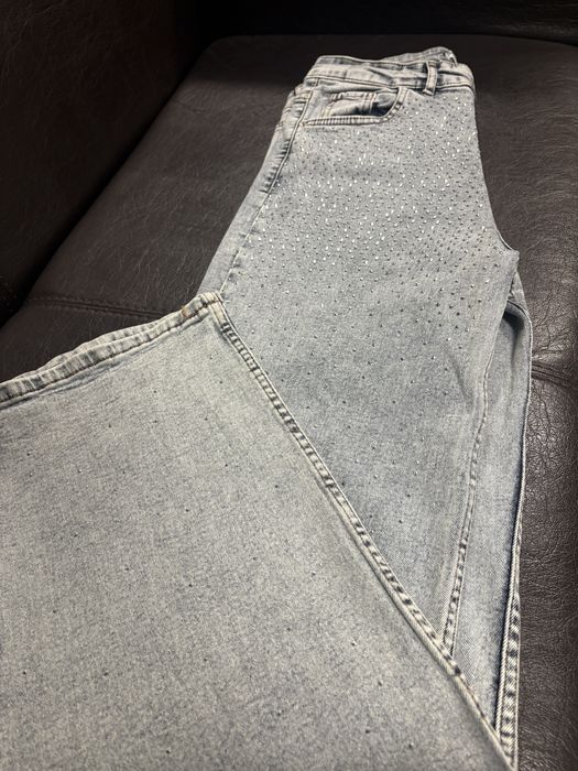 Дамски дънки с камъни