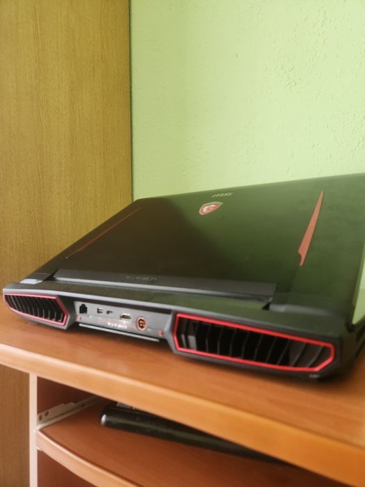 MSI TITAN gt73 _