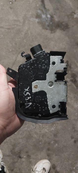 Замок задний левый bmw e53