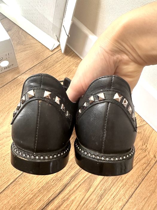 Продам класические ботинки