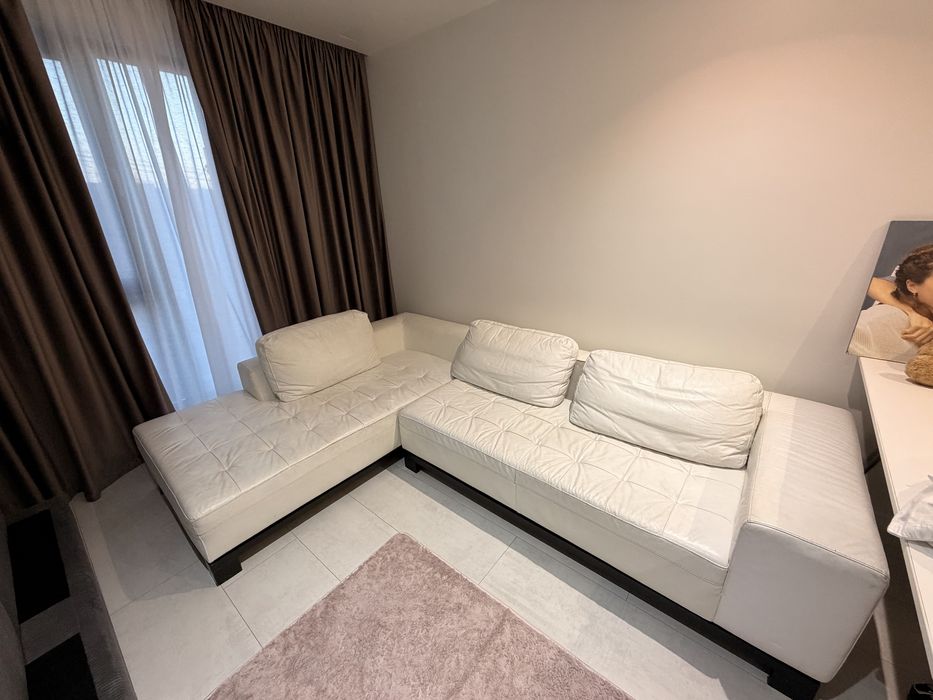 Canapea moderna piele alba