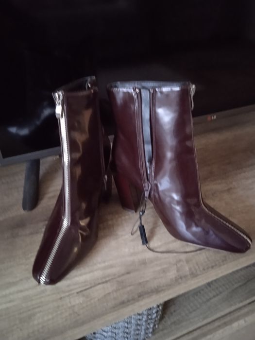 Botine noi, marimea 39