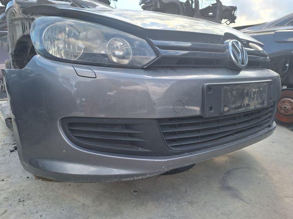 Предна броня с пръскалки Vw Golf 6 / Фолксваген Голф 6 2009г.