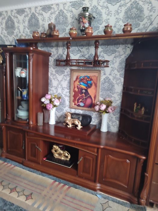 Продам горку срочно и сервант к для хрусталя