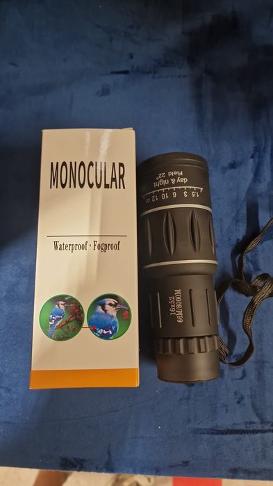 Telescop monocular compact cu specificația 16x52