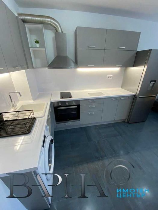 Дава се под наем Двустаен апартамент в Варна, Център - 50 кв.м за 328.95 € - Снимка #1