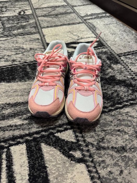 продаю кросовки ASICS, розовые