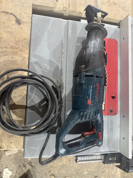 BOSCH  Саблен трион