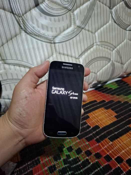 Galaxy S4 mini // black edition