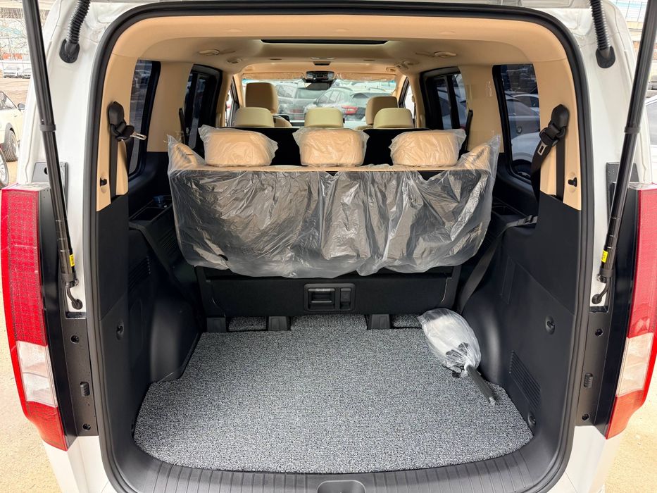 Hyundai Staria Hybrid