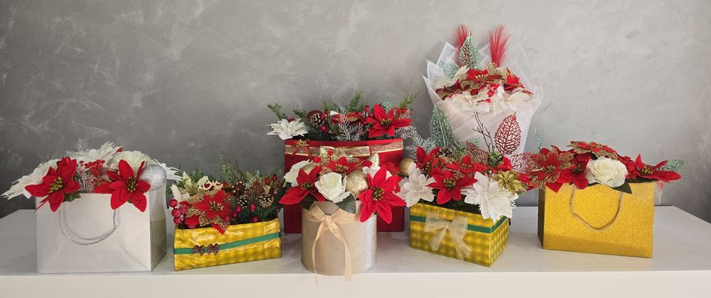 Коледни букети ръчно изработени