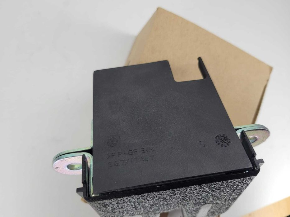 Broasca portbagaj Haion VW Touran, Golf 5 6 7 Passat B7 Montaj Gratuit