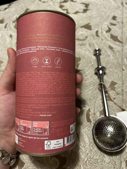 Vand ceai de la Rituals si infuzor inox de la Zara