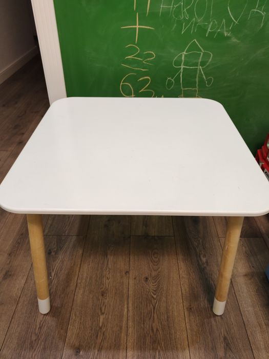 Детский стол и стульчик