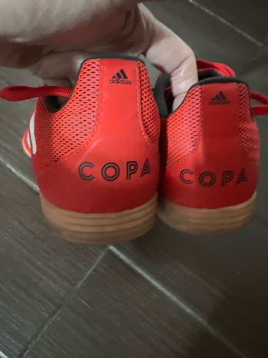 Кроссовки для фудзала