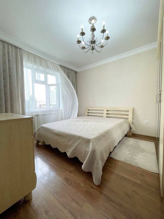 Метро Космонавтов 2в3 комнатная квартира с ремонтом!