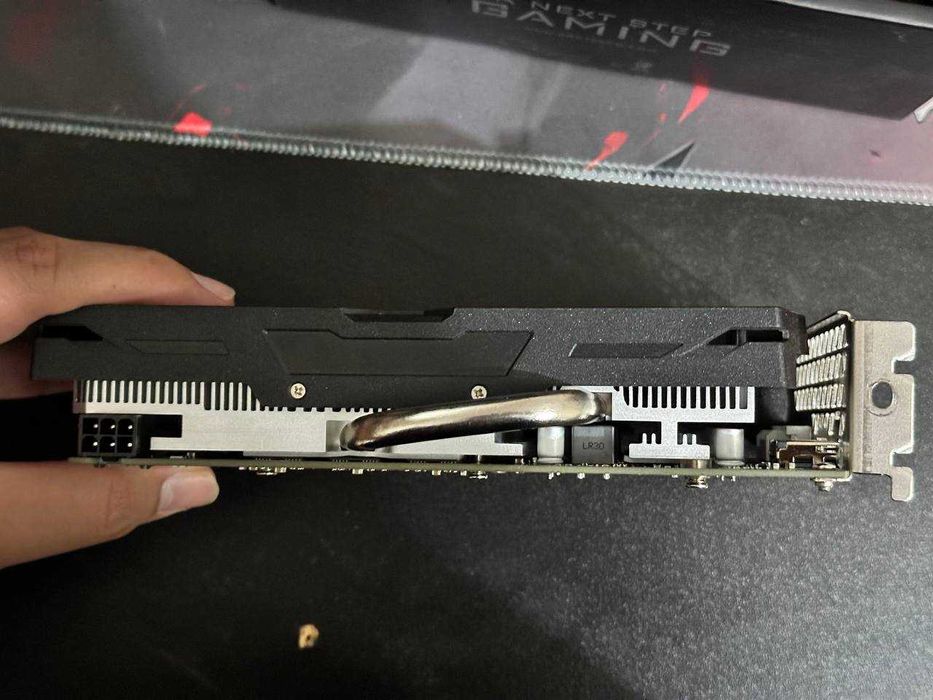 Продам видеокарту Arktek Radeon RX 580 8GB (Б/У 1 месяц, коробка есть)