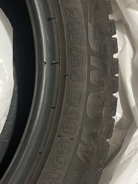 Продам резины 215 .55R18 зимние