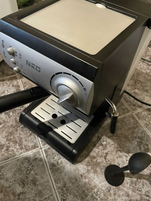 Кафемашина NEO ES-188 Мощност 1050W, 15 bar