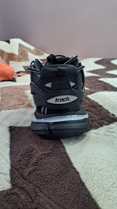 Balenciaga track led