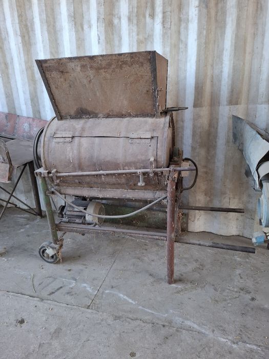 Продаётся початкоуборочный комбайн