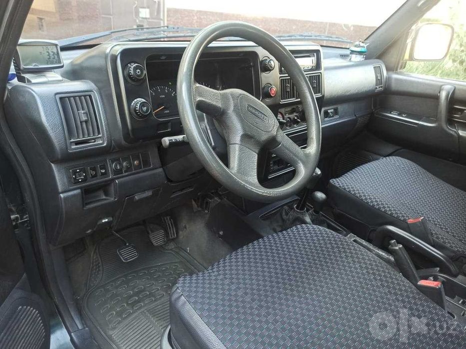 внедорожник ISUZU