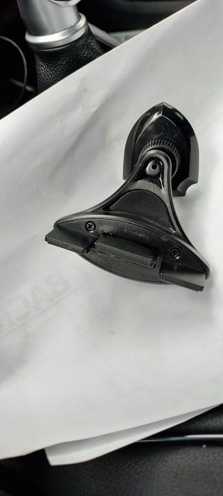 Suport magnetic de telefon sau tableta pentru masina, cu prindere in C