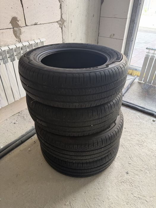 Резина летняя 215/65R17