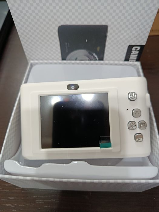 Продается фотоаппарат новый