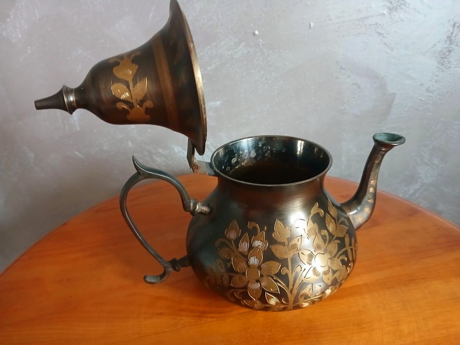 Античен индийски чайник