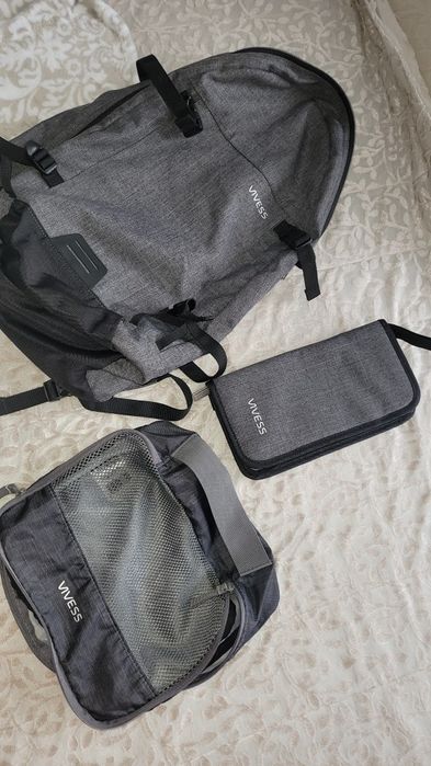 Rucsac  cu accesorii pt drumetii  marca vives