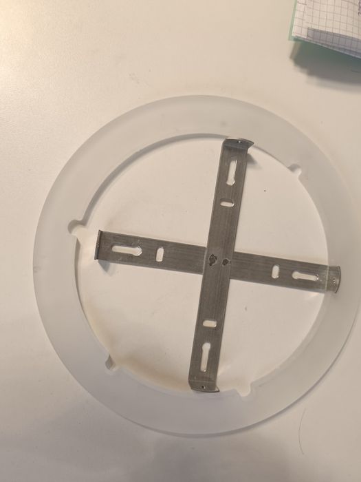 LED люстра новая