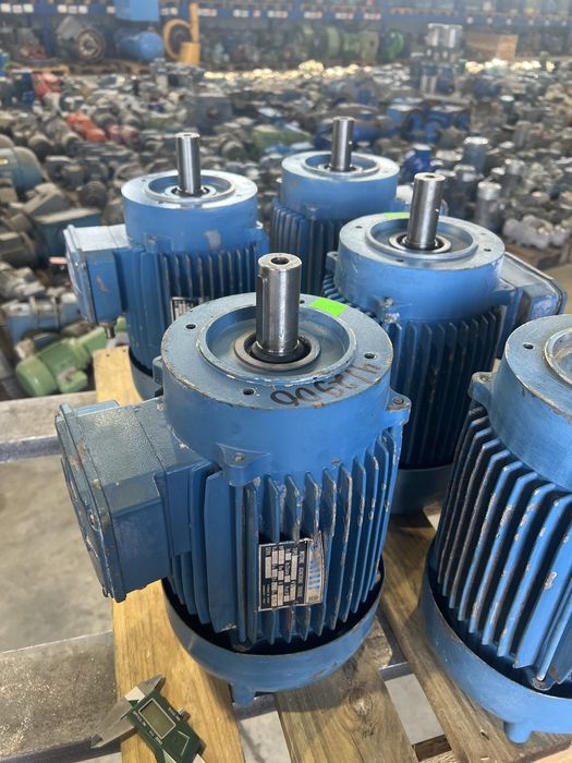Фланцов ел.двигател 2.2/4 кВ 2900 оборота