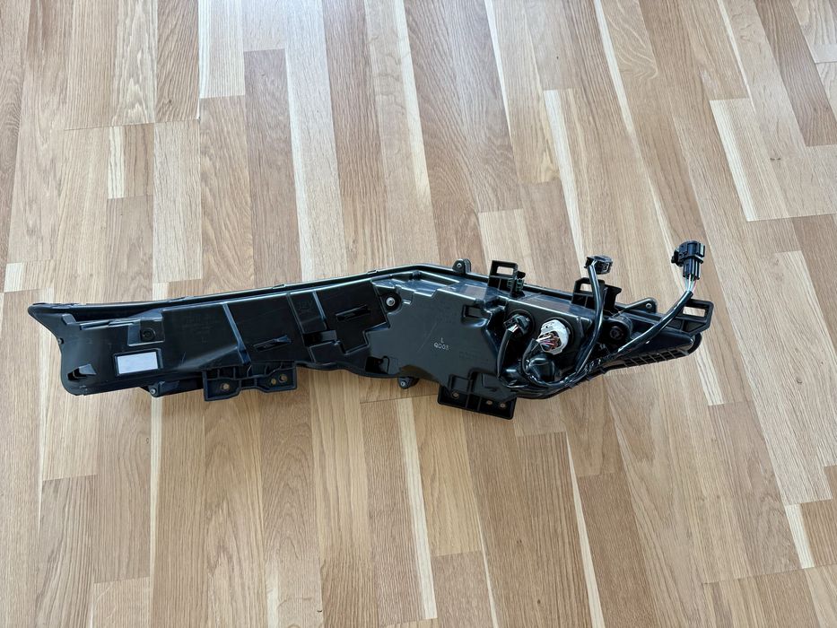 Nissan Ariya LED W5752 ляв 21+