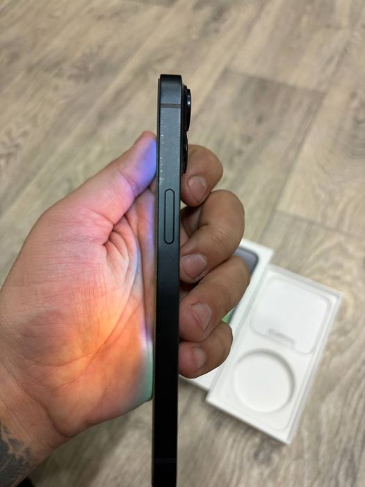 Продам iPhone 14