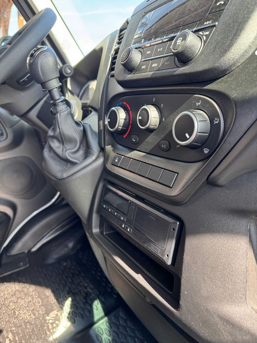 Platfoma IVECO DAILY. 35S18 AN 2024 CU PRELATA