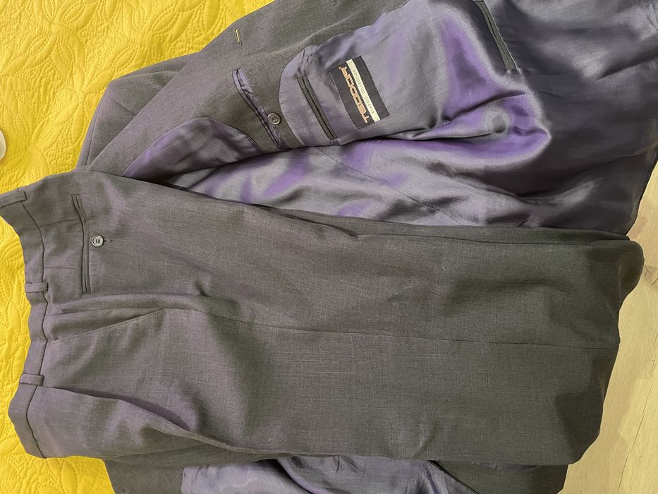 Официален костюм на Теодор