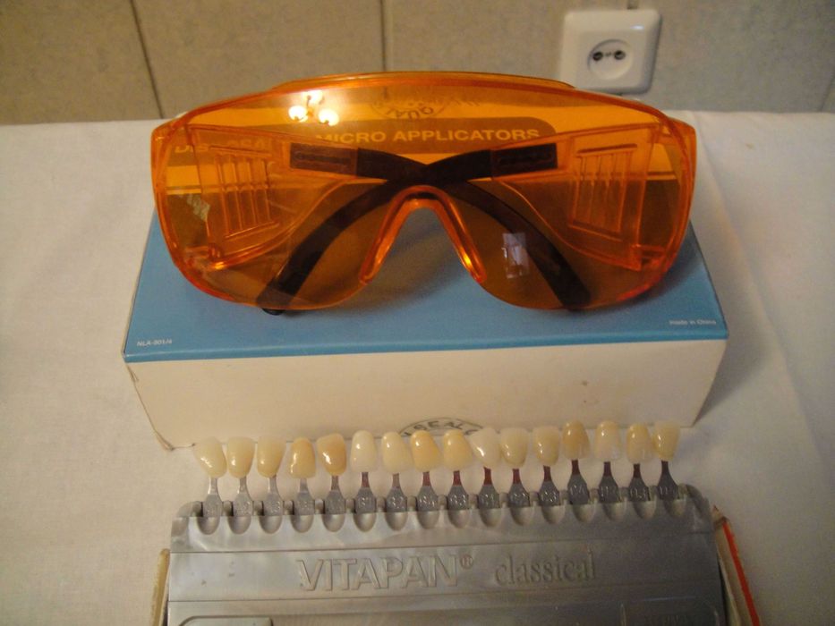 Очки защитные стоматологические.