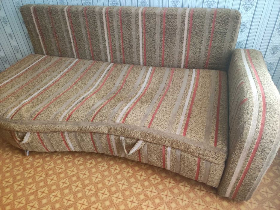 Продам Диван раскладной.