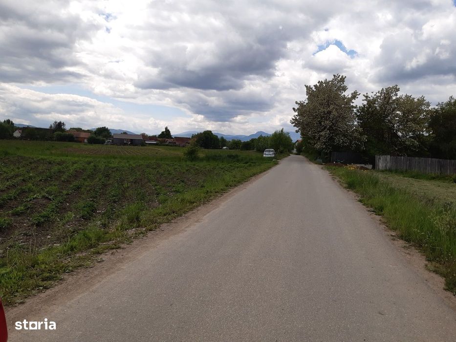 Vand teren intravilan construibil utilitati si asfalt, bine pozitionat