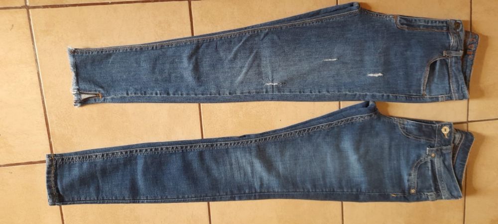 Blugi albastri dama (70 lei/buc)