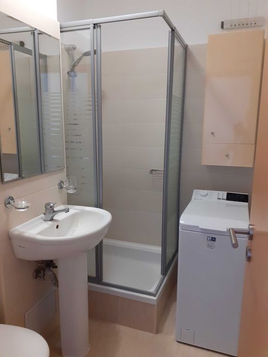 Schimb garsoniera cu apartament