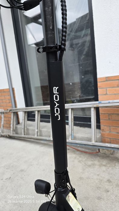 Vând trotineta electrica