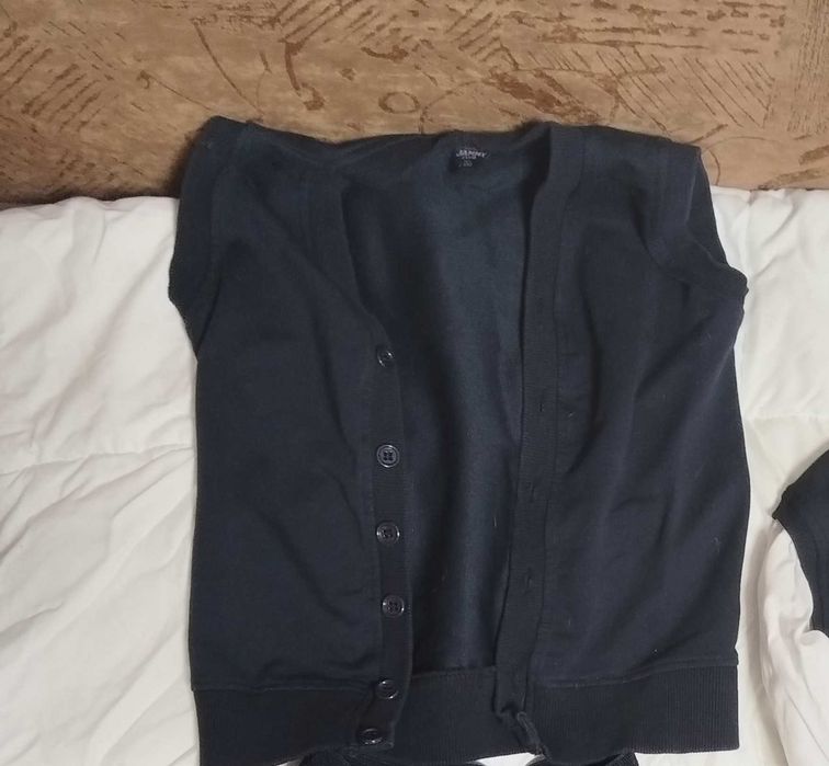 Продам школьные жилетки.