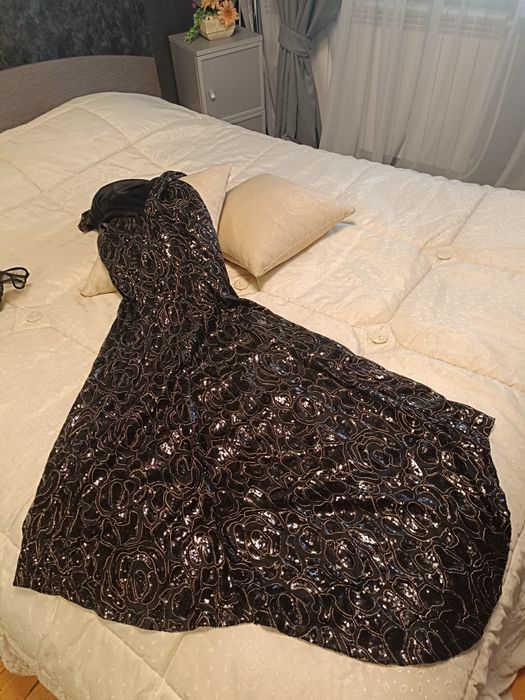 Официални рокли ..