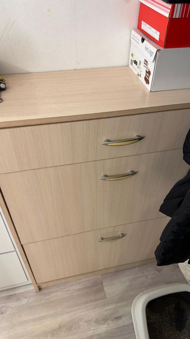 Продаётся обувница