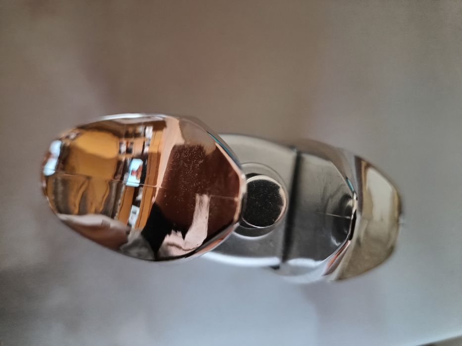 Продавам парфюм Silver Light