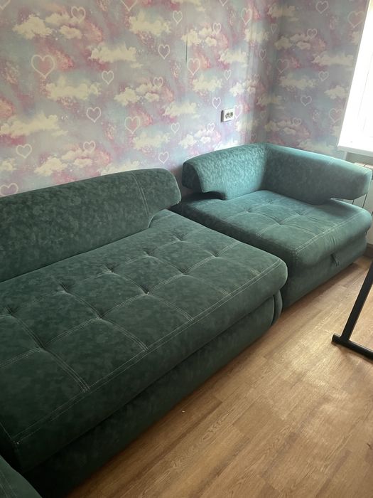 Продаётся угловой диван (Россия)