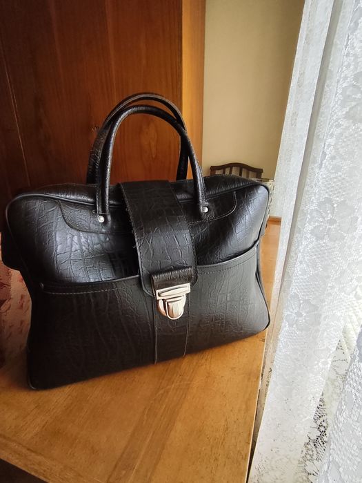 Пътна чанта с един външен джоб