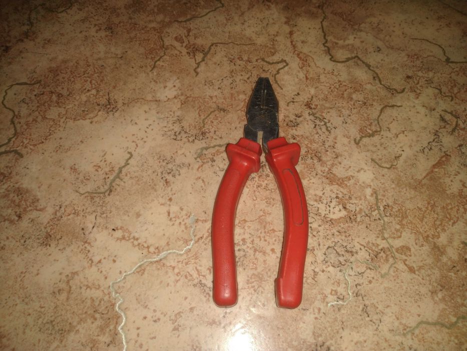 Продам бокорезы,пассатижи.